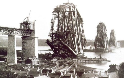 Photo | Black and white photo of the cantilevers of the Forth Bridge